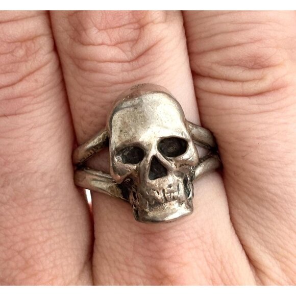 Jewelry - Skull Shaped Pewter Split Double Shanked Halloween // Gothic Vintage Ring - sz 7